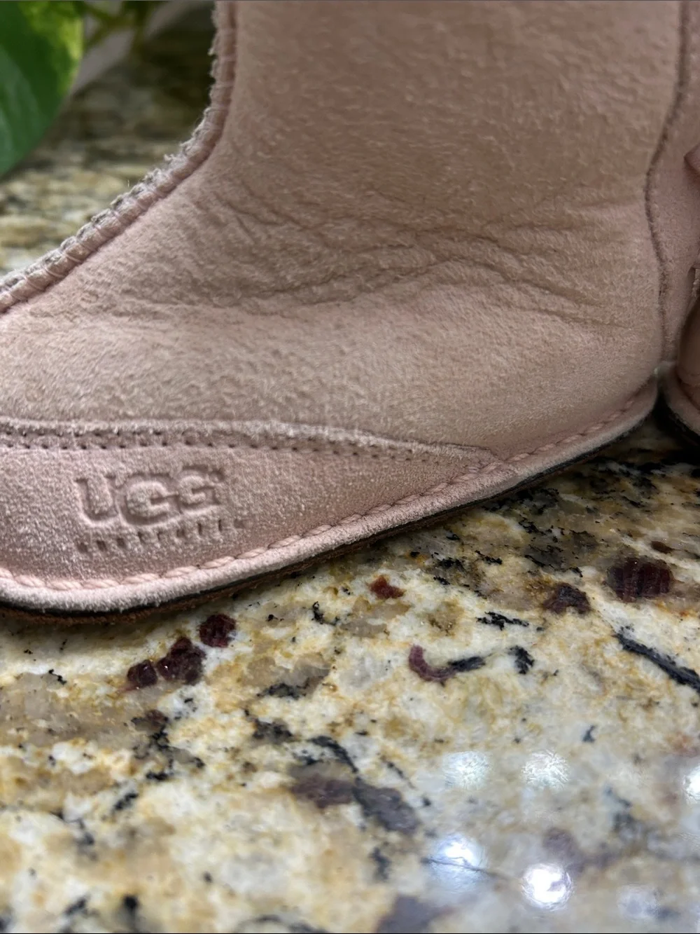 UGG Pink leather Suede Shearling-Lined